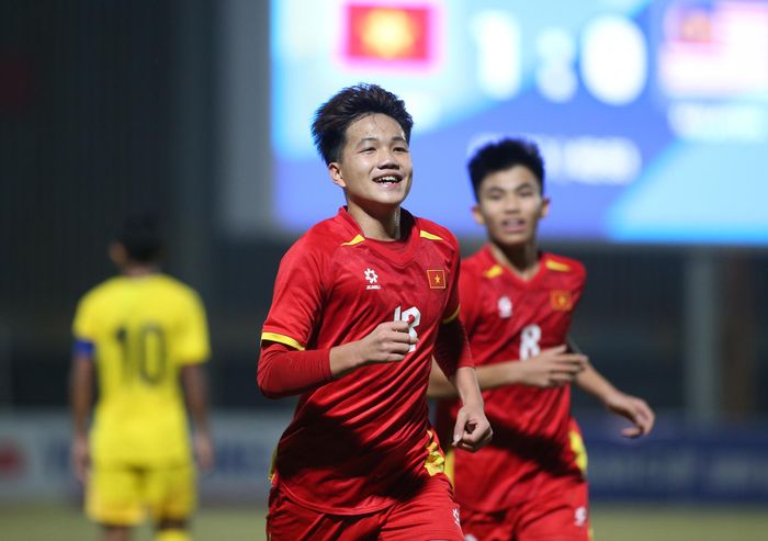Các cầu thủ trẻ Việt Nam tự tin đọ sức với U17 Australia. Ảnh: S.N