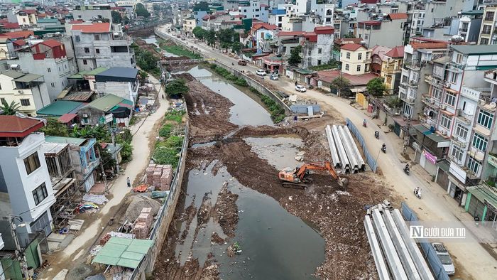 Theo ghi nhận, nhiều hạng mục thuộc hệ thống kênh dẫn nước La Khê đang được tiến hành thi công.