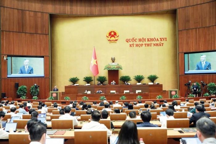 Bộ trưởng Bộ Tài chính Ngô Văn Tuấn phát biểu tại hội trường Quốc hội. Ảnh: Đức Thanh