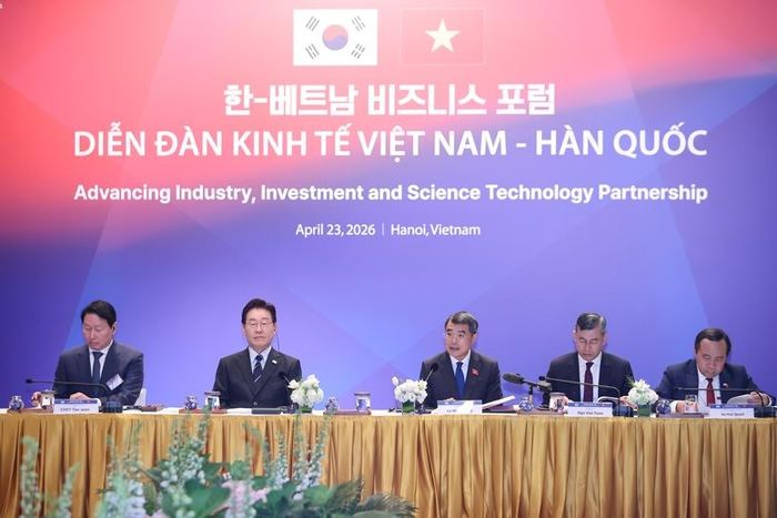 Thủ tướng Lê Minh Hưng cho rằng sự hiện diện của các tập đoàn, doanh nghiệp hàng đầu của hai nước là minh chứng rõ ràng cho niềm tin, sự gắn bó và kỳ vọng lớn hơn - Ảnh: VGP/Nhật Bắc