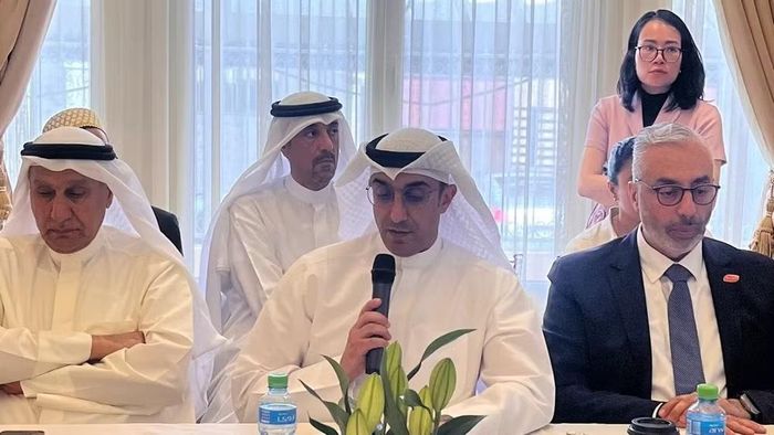 Ông Mohammed Bin Yousef, Vụ trưởng Vụ Tổ chức quốc tế, Phòng Thương mại Công nghiệp Kuwait phát biểu tại Hội nghị. (Ảnh do Đại sứ quán Việt Nam tại Kuwait cung cấp)
