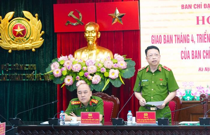 Thiếu tướng Nguyễn Hồng Ky, Phó Giám đốc CATP phát biểu tại hội nghị. Ảnh: CAHN
