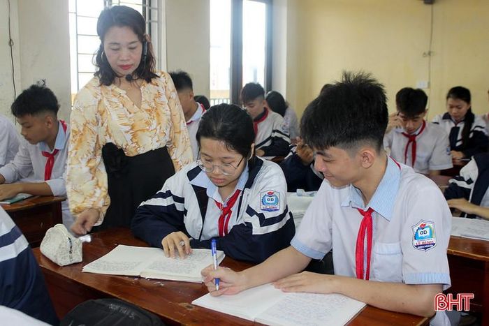 100% trường học trên địa bàn thành phố Hà Tĩnh (cũ) đều sử dụng bộ sách Cánh Diều. (Ảnh chụp tại Trường THCS Lê Bình - phường Thành Sen).
