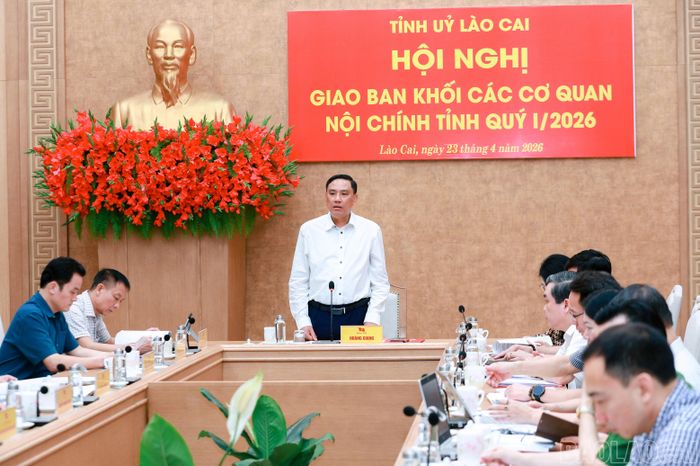 Phó Bí thư Thường trực Tỉnh ủy Hoàng Giang phát biểu kết luận hội nghị.