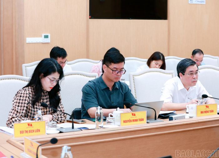Các đại biểu dự hội nghị.