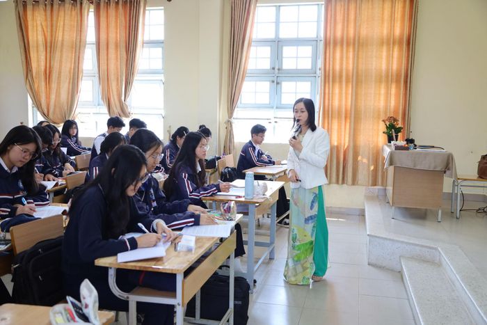 Trường THPT Trần Phú đã xây dựng kế hoạch ôn tập bài bản, phân công đội ngũ giáo viên giàu kinh nghiệm, tâm huyết để ôn tập cho học sinh