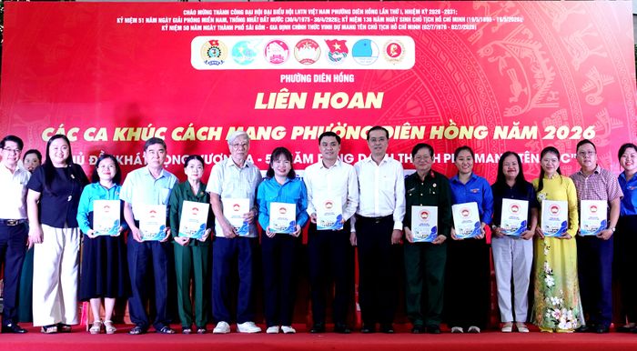 Các đơn vị ký kết chương trình liên tịch phối hợp hoạt động về về công tác giáo dục lý tưởng, truyền thống cách mạng giai đoạn 2026 – 2031". Ảnh: THÚY BÌNH