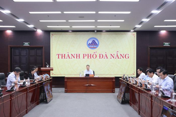 Chủ tịch UBND thành phố Đà Nẵng Nguyễn Mạnh Hùng chủ trì điểm cầu Đà Nẵng. Ảnh: TRỌNG HUY
