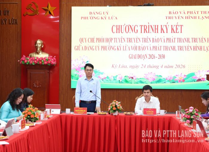 Đồng chí Nguyễn Đông Bắc, Tỉnh ủy viên, Bí thư Đảng ủy, Giám đốc Báo và PTTH Lạng Sơn phát biểu định hướng nội dung phối hợp