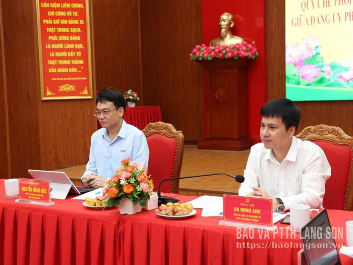Lãnh đạo hai đơn vị dự chương trình ký kết