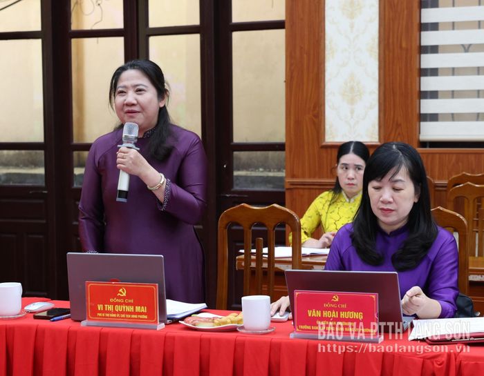 Chủ tịch UBND phường Kỳ Lừa đóng góp ý kiến vào các nội dung tuyên truyền trọng tâm