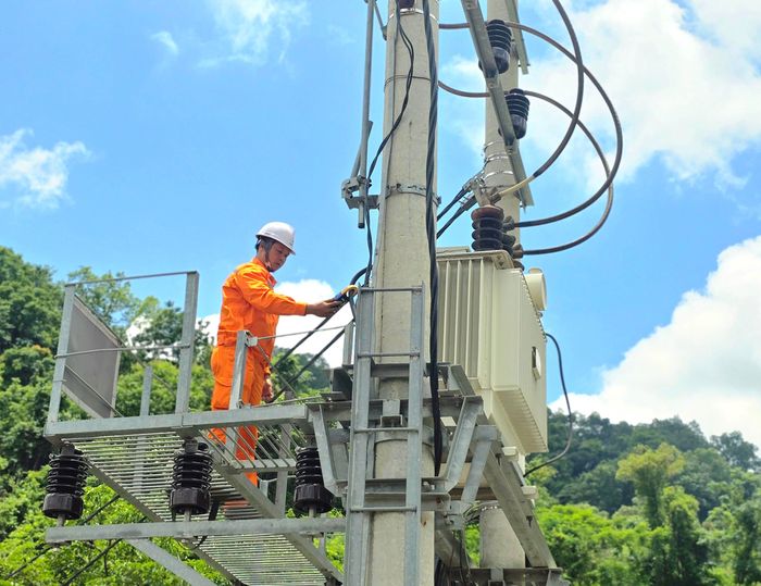 Khung giờ chỉ áp dụng cho khách hàng sản xuất và khách hàng kinh doanh (Ảnh: Hồng Hạnh).
