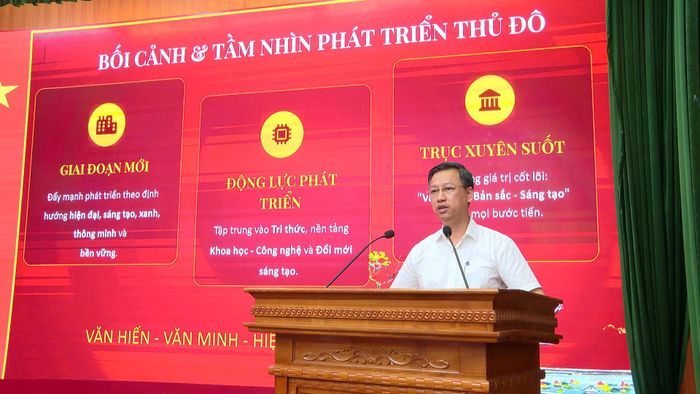 Phó Bí thư Thường trực Đảng ủy phường Đỗ Khắc Đạo phát biểu tại hội nghị. Ảnh: Trung Hiếu