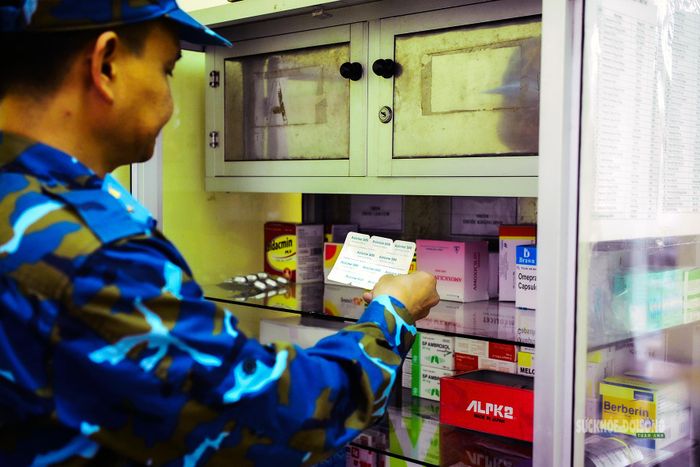 Trước mỗi nhiệm vụ, trang bị y tế, dụng cụ kiểm tra và cơ số thuốc đều được chuẩn bị kỹ.