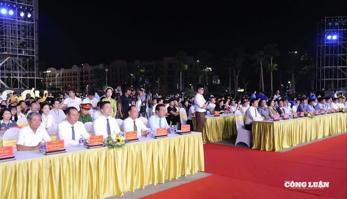 Các đại biểu tham dự lễ hội