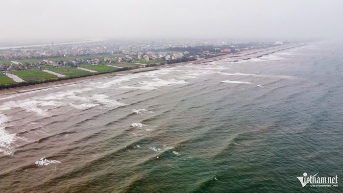Bãi biển Thịnh Long.