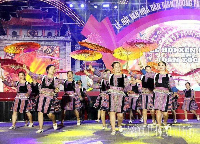 Sắc màu văn hóa Mông xã Pà Cò.