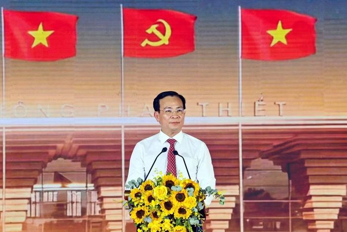 Ông Hồ Văn Mười, Ủy viên Trung ương Đảng, Phó Bí thư Tỉnh Ủy, Chủ tịch UBND tỉnh Lâm Đồng phát biểu