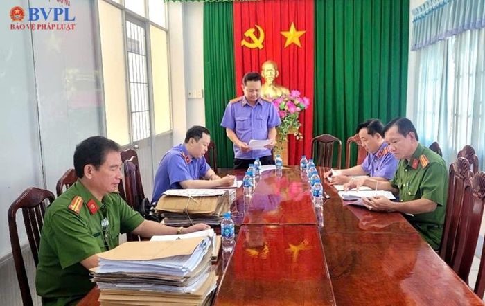  Đoàn kiểm sát tại Cơ quan THAHS Công an tỉnh Vĩnh Long.