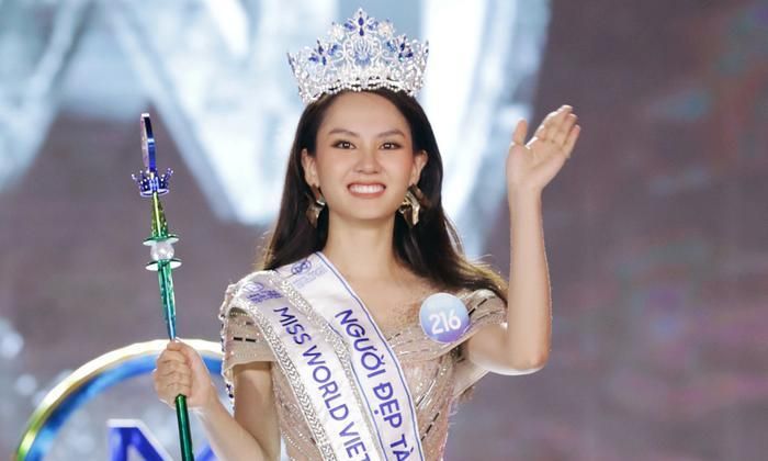 Hoa hậu Mai Phương thời điểm mới đăng quang Miss World Vietnam 2022.