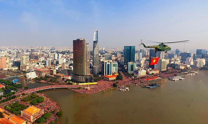 Ðất nước trọn niềm vui.
