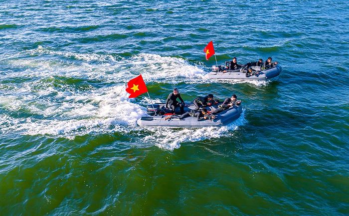 Bản lĩnh đặc công hải quân.