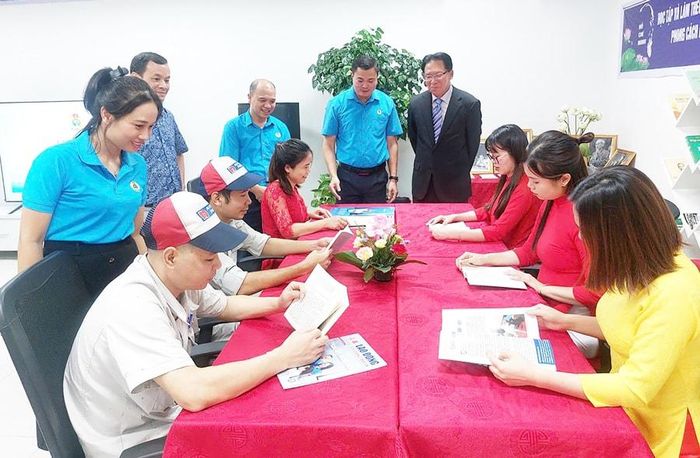 Điểm sinh hoạt văn hóa công nhân, “Không gian văn hóa Hồ Chí Minh” tại Công ty TNHH Nippon Paint Việt Nam.