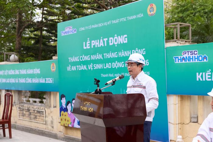 Ông Nguyễn Bá Tuấn - Phó Giám đốc PTSC Thanh Hóa đề nghị tổ chức Công đoàn tiếp tục đẩy mạnh các hoạt động đổi mới sáng tạo, cải tiến phương thức tổ chức sản xuất, góp phần nâng cao năng suất, chất lượng và hiệu quả sản xuất kinh doanh.