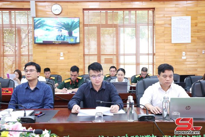 Đại diện các xã, phường dự hội nghị