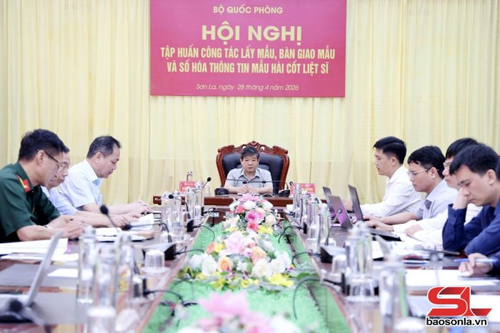 Đại biểu dự hội nghị tại điểm cầu Bộ CHQS tỉnh Sơn La