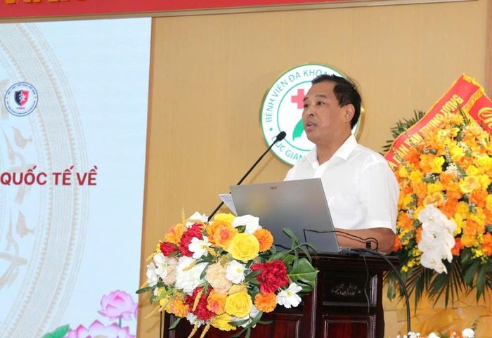 Phó Giám đốc Sở Y tế Hà Nội Đinh Hồng Phong phát biểu tại Hội nghị. Ảnh: PV