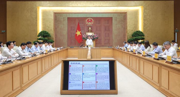  Thủ tướng Lê Minh Hưng chủ trì cuộc họp với Bộ Xây dựng. Ảnh: VIẾT CHUNG 
