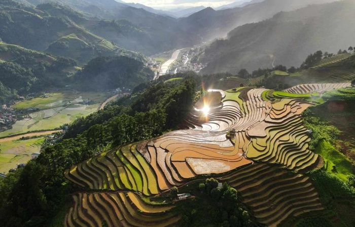Vẻ đẹp của ruộng bậc thang Mù Cang Chải khiến du khách phải ngỡ ngàng khi lần đầu tiên đến đây. Ảnh CTTĐT Lào Cai