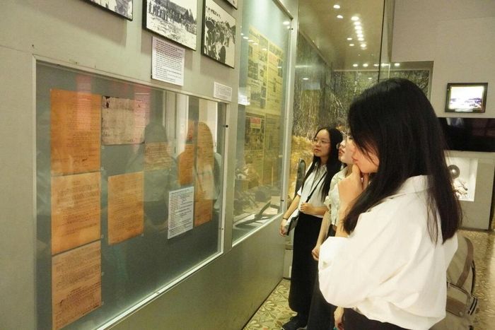 Học sinh, sinh viên tham quan Bảo tàng TP Hồ Chí Minh. Ảnh: hcmc-museum.edu.vn