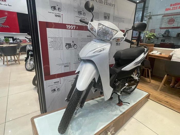 Honda Wave Alpha cũng đang có giá bán cao hơn đề xuất từ 300.000 đến 3 triệu đồng tùy theo phiên bản. 