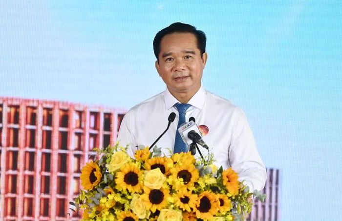 Chủ tịch UBND TPHCM Nguyễn Văn Được phát biểu tại buổi lễ. Ảnh: Tuấn Kiệt