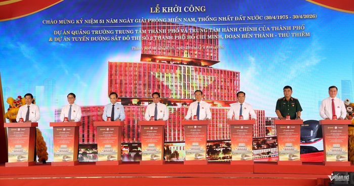 Lãnh đạo Trung ương và TPHCM bấm nút khởi công, khởi động 5 dự án lớn hơn 280.000 tỷ đồng. Ảnh: Tuấn Kiệt