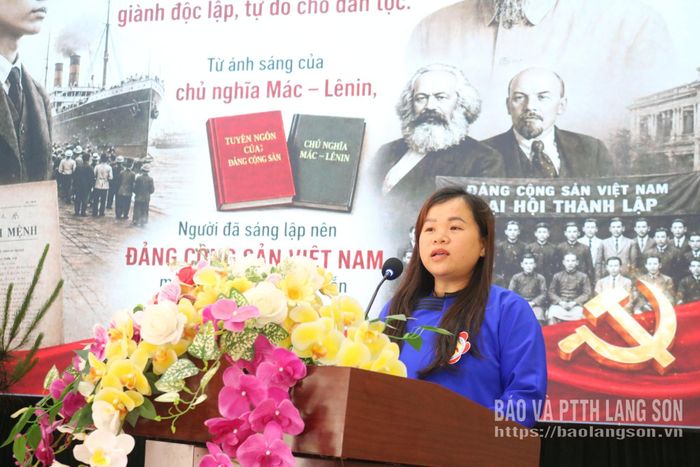 Thí sinh thực hiện phần thi thuyết trình