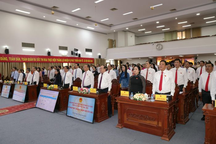 Các đại biểu tham dự kỳ họp
