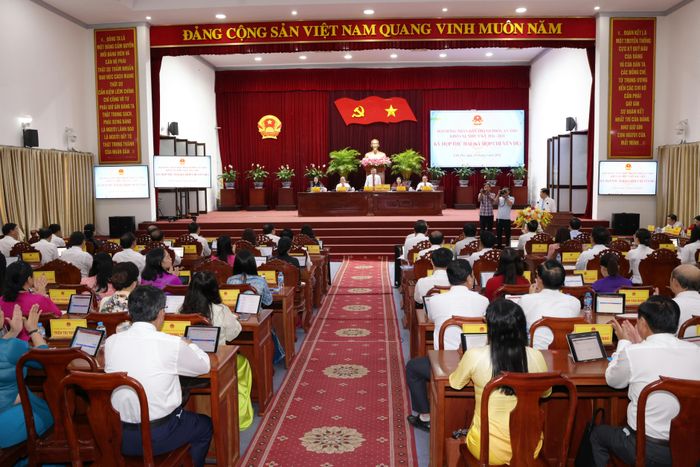 Quang cảnh kỳ họp