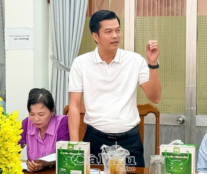 Anh Nguyễn Văn Miên, đại diện HTX Ba khía Đầm Dơi (Xã Quách Phẩm), cho rằng việc tổ chức Phiên chợ OCOP kết hợp trực tiếp tại Liên minh HTX tỉnh Cà Mau và trực tuyến bằng hình thức livestream trên Fanpage Thời sự Cà Mau là một điểm mới, sẽ tạo được sức lan tỏa.