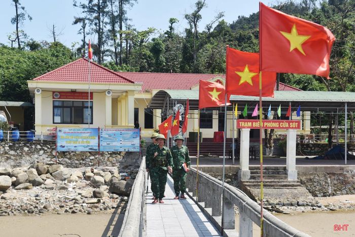 CBCS Đồn Biên phòng Cửa Sót lên đường tuần tra, kiểm soát địa bàn.