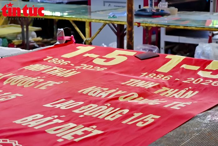 Những sản phẩm từ làng nghề góp phần lan tỏa giá trị và ý nghĩa của các dịp kỷ niệm trong đời sống xã hội.