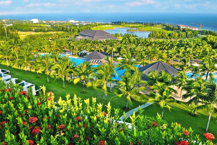 Khách sạn cao cấp nằm ven biển Phú Thủy (Ảnh minh họa)