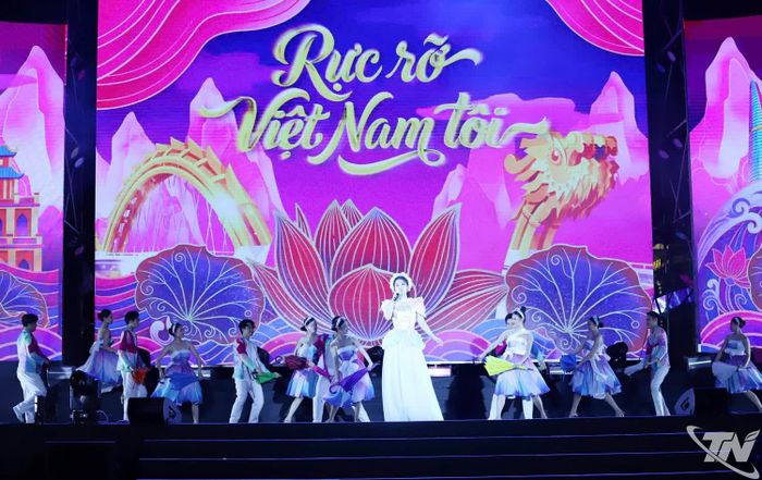Đêm nghệ thuật quy tụ dàn nghệ sĩ tên tuổi.