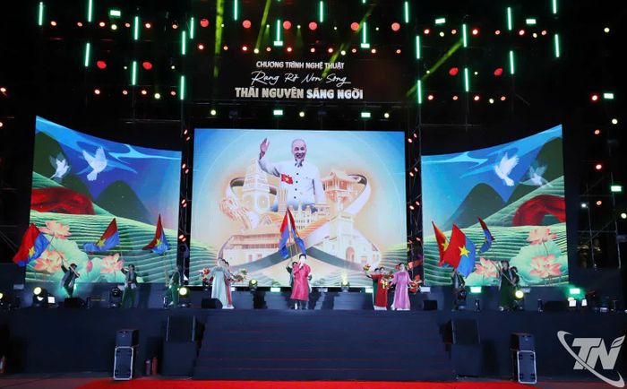 Chương trình đem đến cho khán giả những tiết mục đặc sắc, ấn tượng.