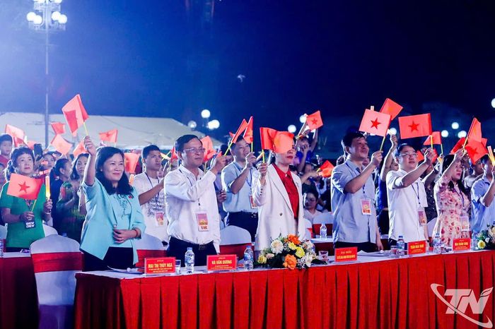 Các đại biểu dự chương trình.