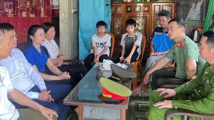 Công an xã Bắc Trạch đồng hành hỗ trợ các em có hoàn cảnh khó khăn