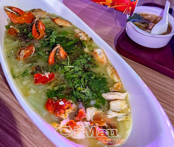 Một món ăn hấp dẫn được chế biến từ đặc sản cua Cà Mau.