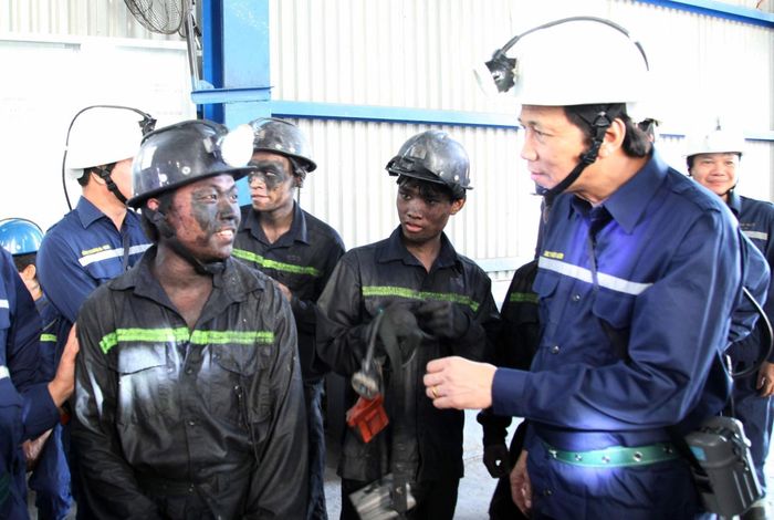 Công nhân mỏ than hầm lò tại Công ty Cổ phần than Núi Béo, Quảng Ninh (12/9/2019). Ảnh: TTXVN
